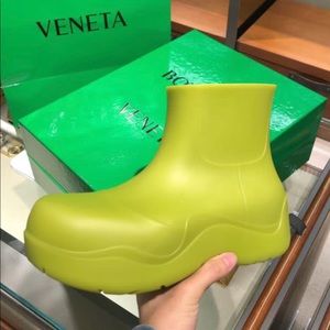 Bottega Veneta green shop